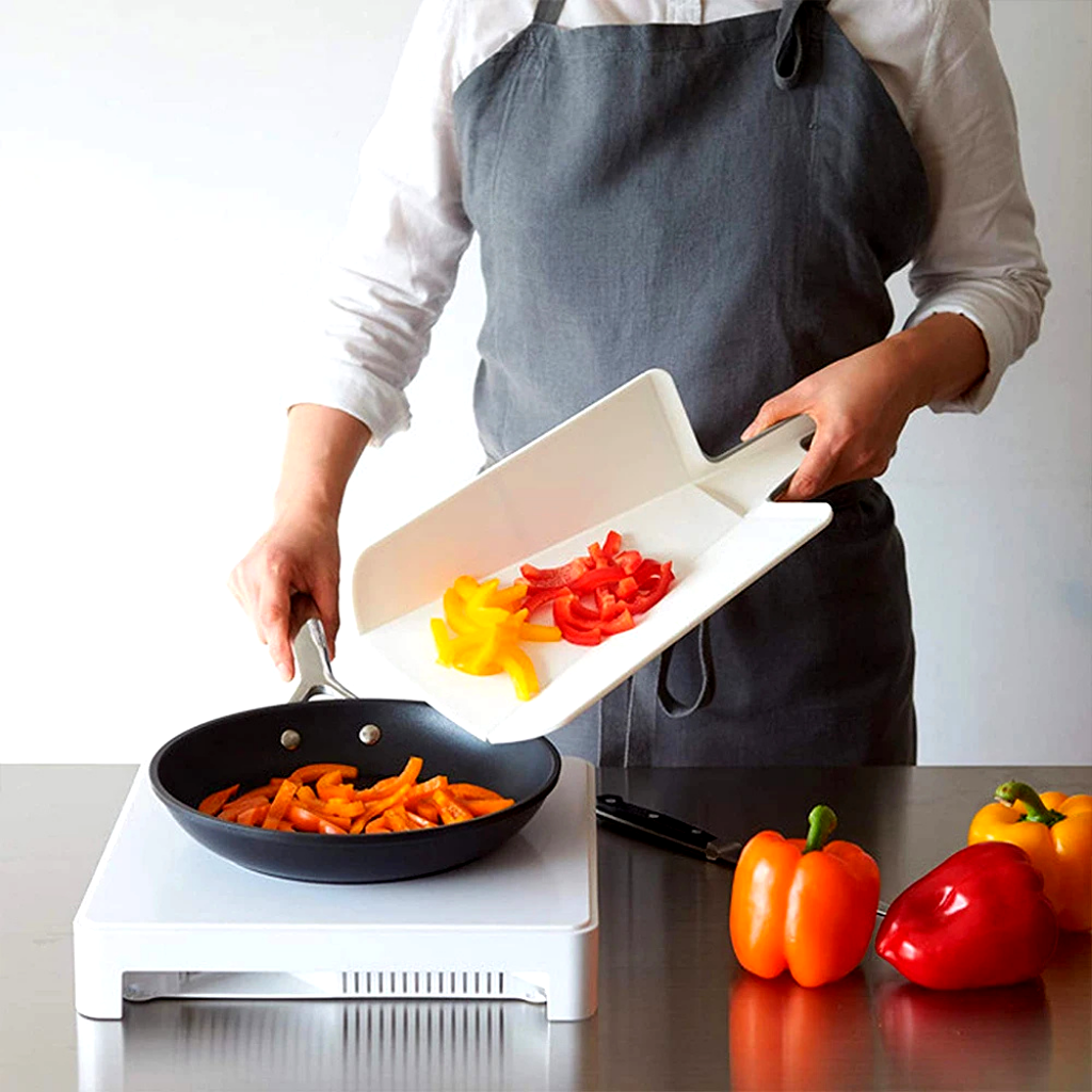 FoldEase – Faltbares ergonomisches Schneidebrett